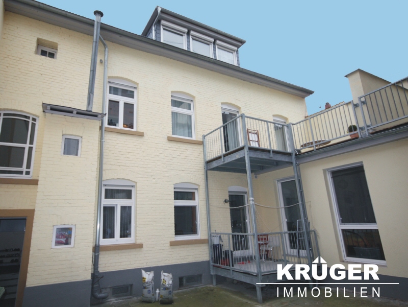 KA-Durlach-Bahnhofsnähe / 2-Zi-DG-Wohnung im Rückgebäude/ ab 01.10.2026